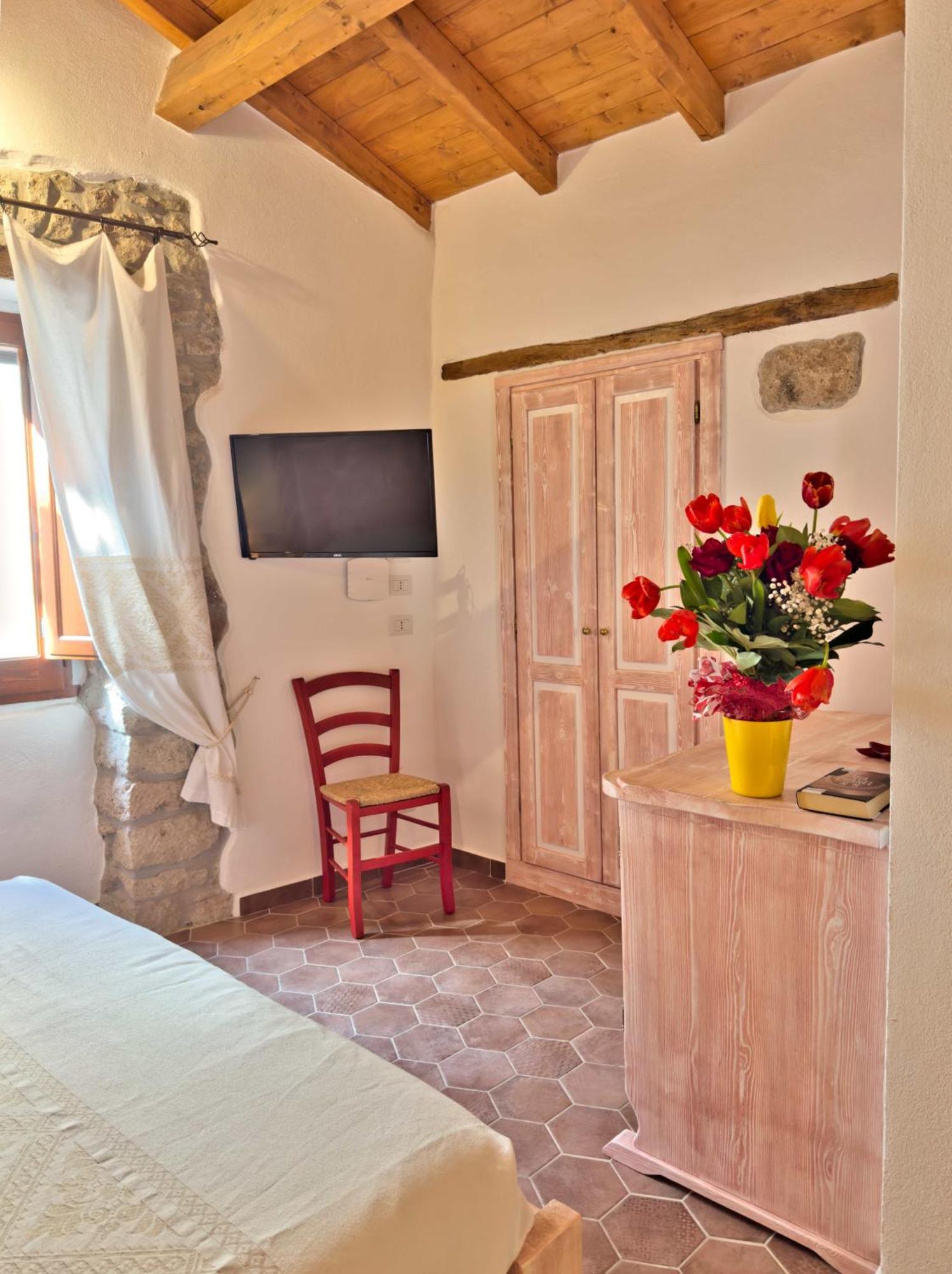 Regnos Altos Boutique Rooms Bosa Exterior photo